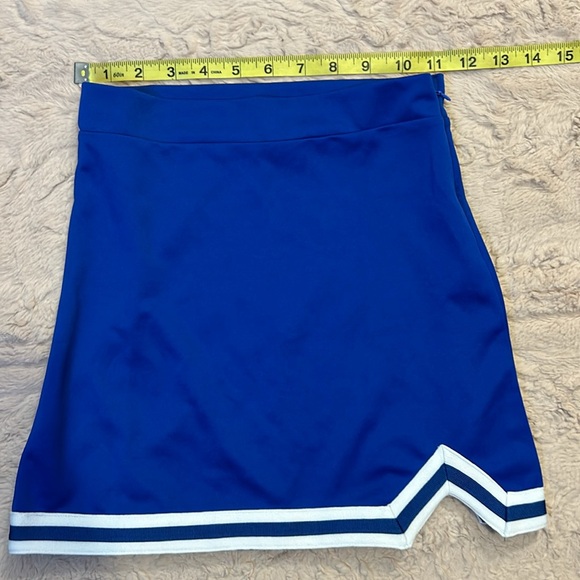 DANZCUE cheerleading skirt in size LC - Picture 5 of 11
